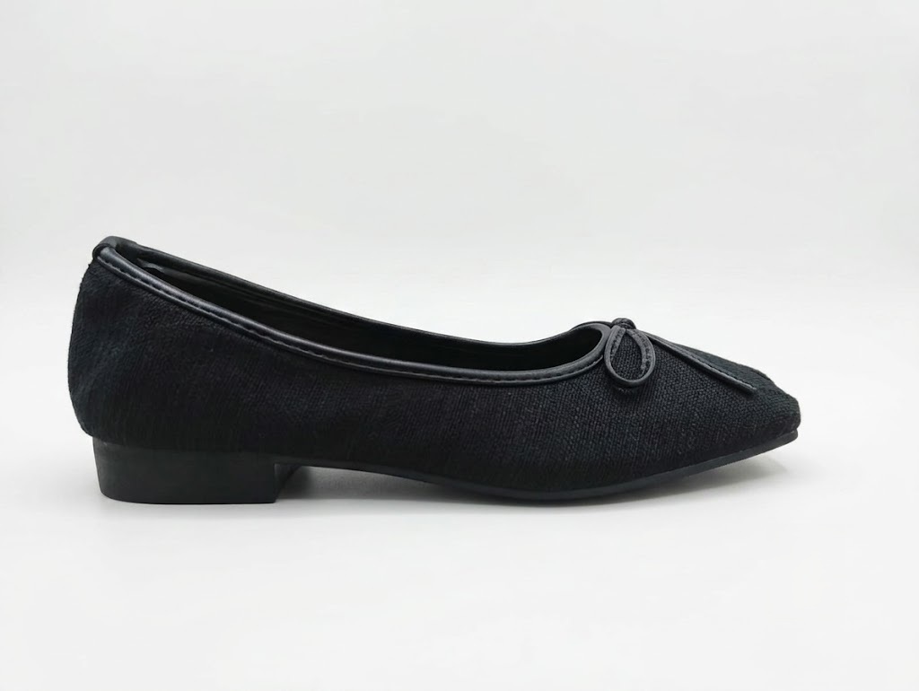 3 3